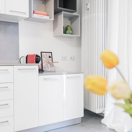 114 - Amazing Flat Fully Furnished In P.Ta Romana Милано Екстериор снимка