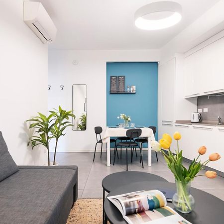 114 - Amazing Flat Fully Furnished In P.Ta Romana Милано Екстериор снимка