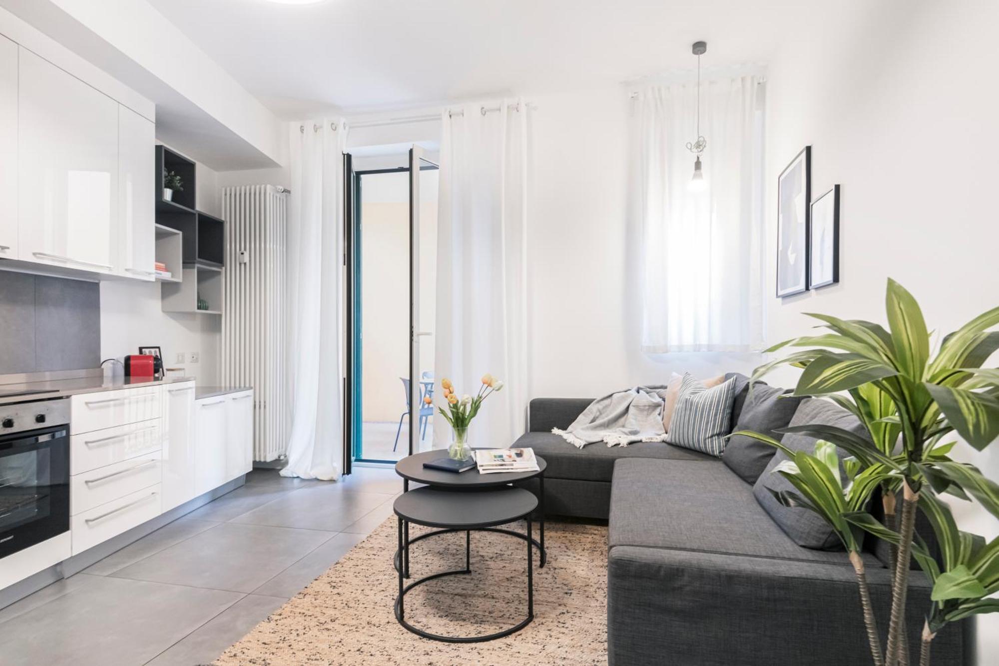114 - Amazing Flat Fully Furnished In P.Ta Romana Милано Екстериор снимка